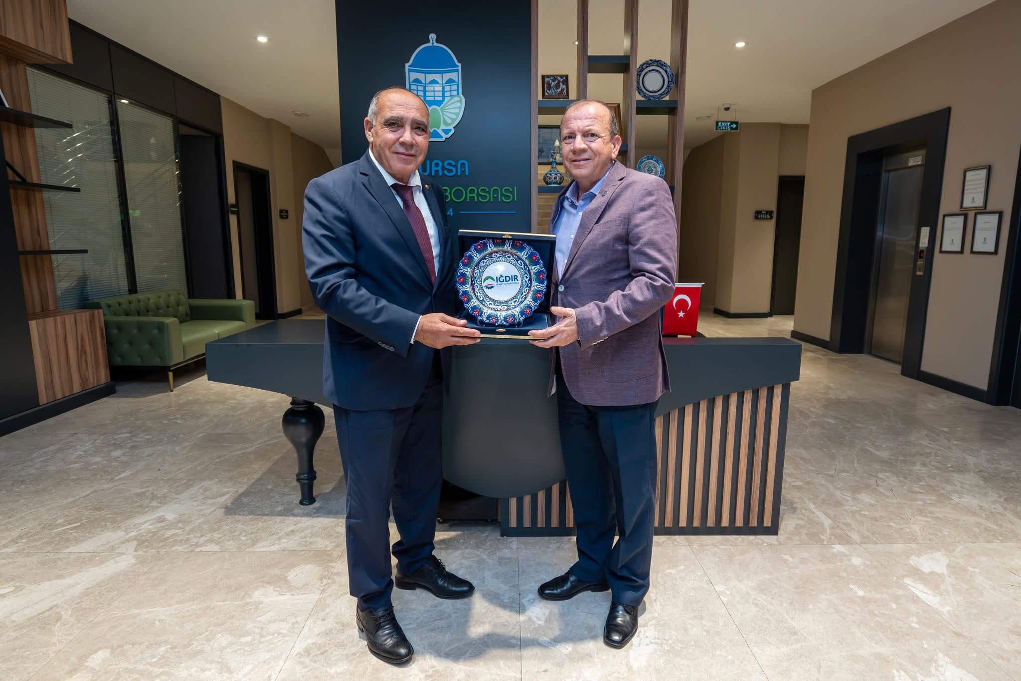 586150925 1253143710183696 8575971045005923250 N-1