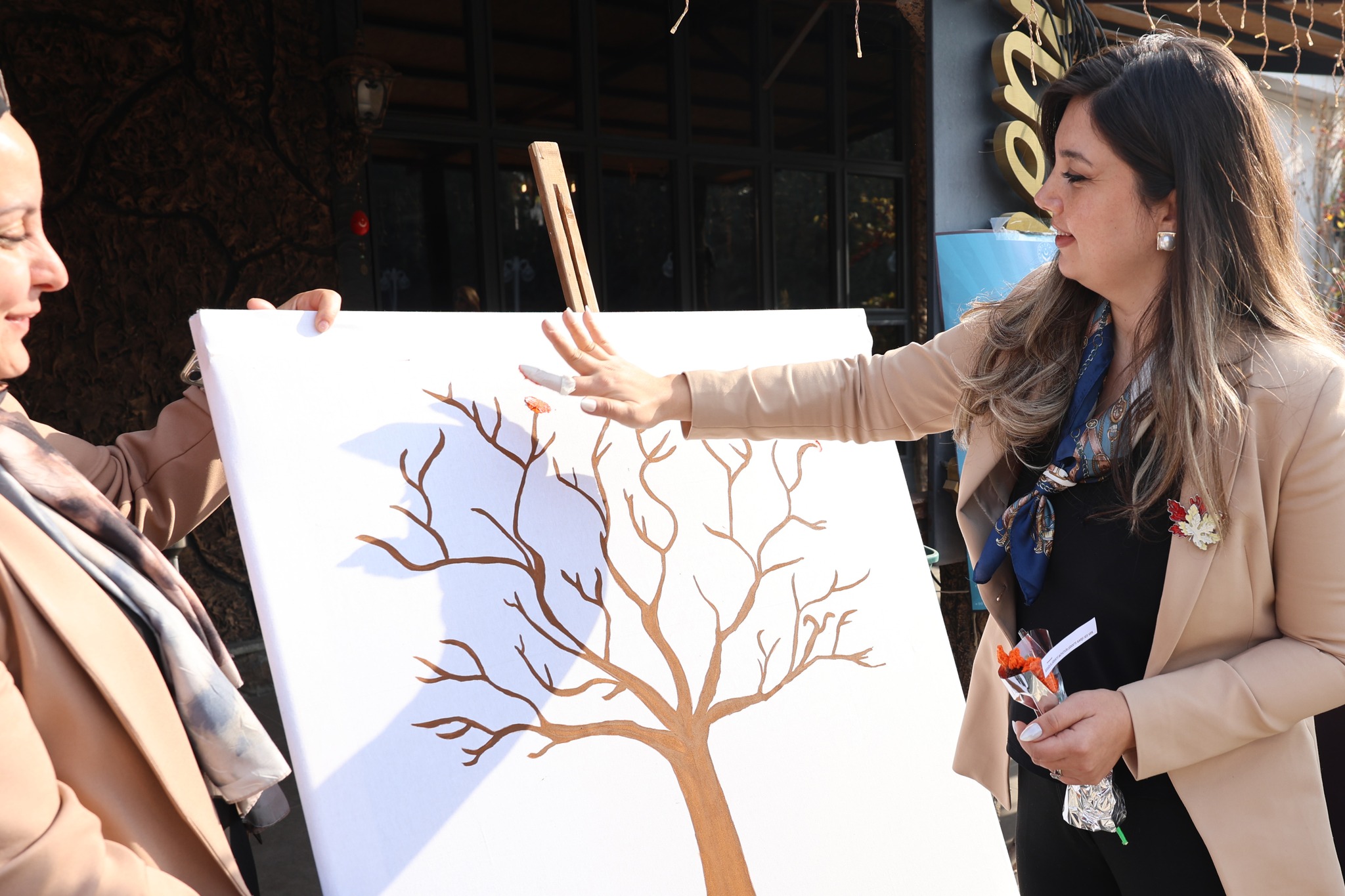 586929025 1316975843791824 5831078847337111728 N