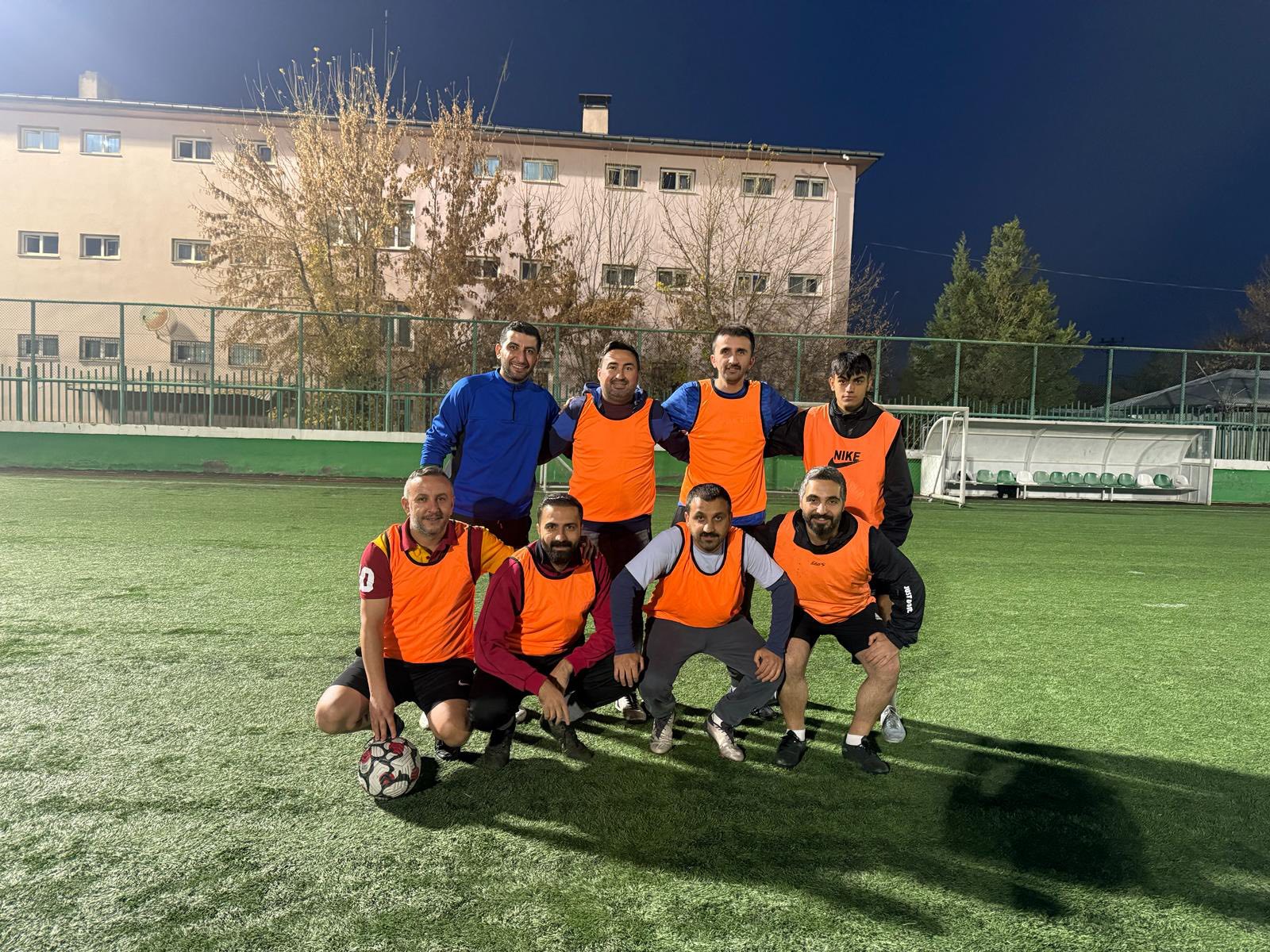 588173381 836845282428424 1453719278388110269 N