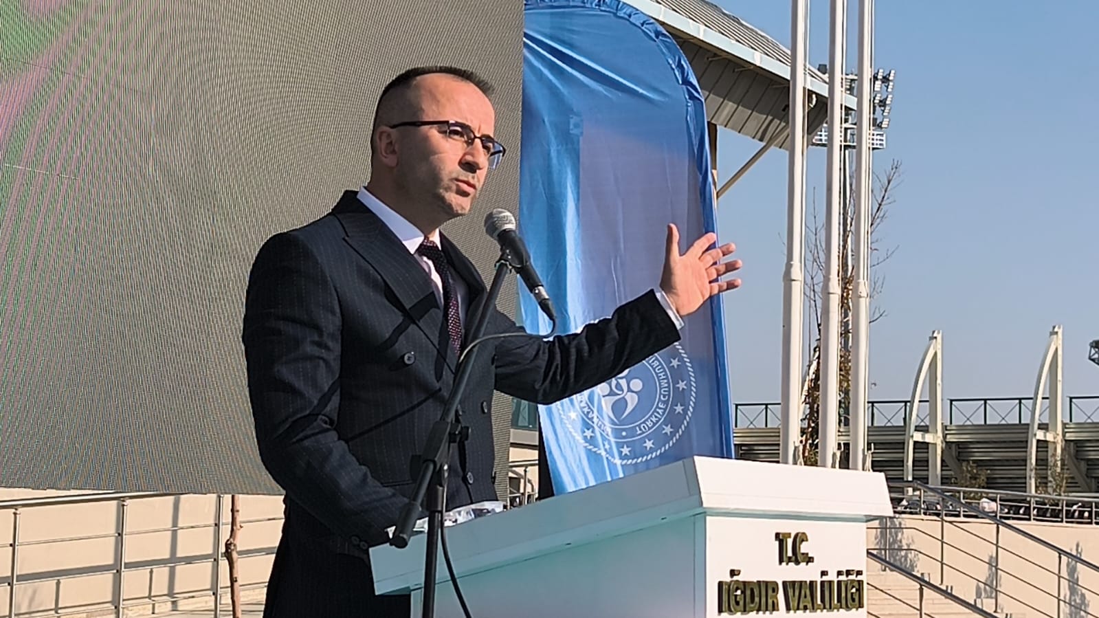 7C3F7D0D F56F 46Df Ad37 Dd5Cef6B7Dca