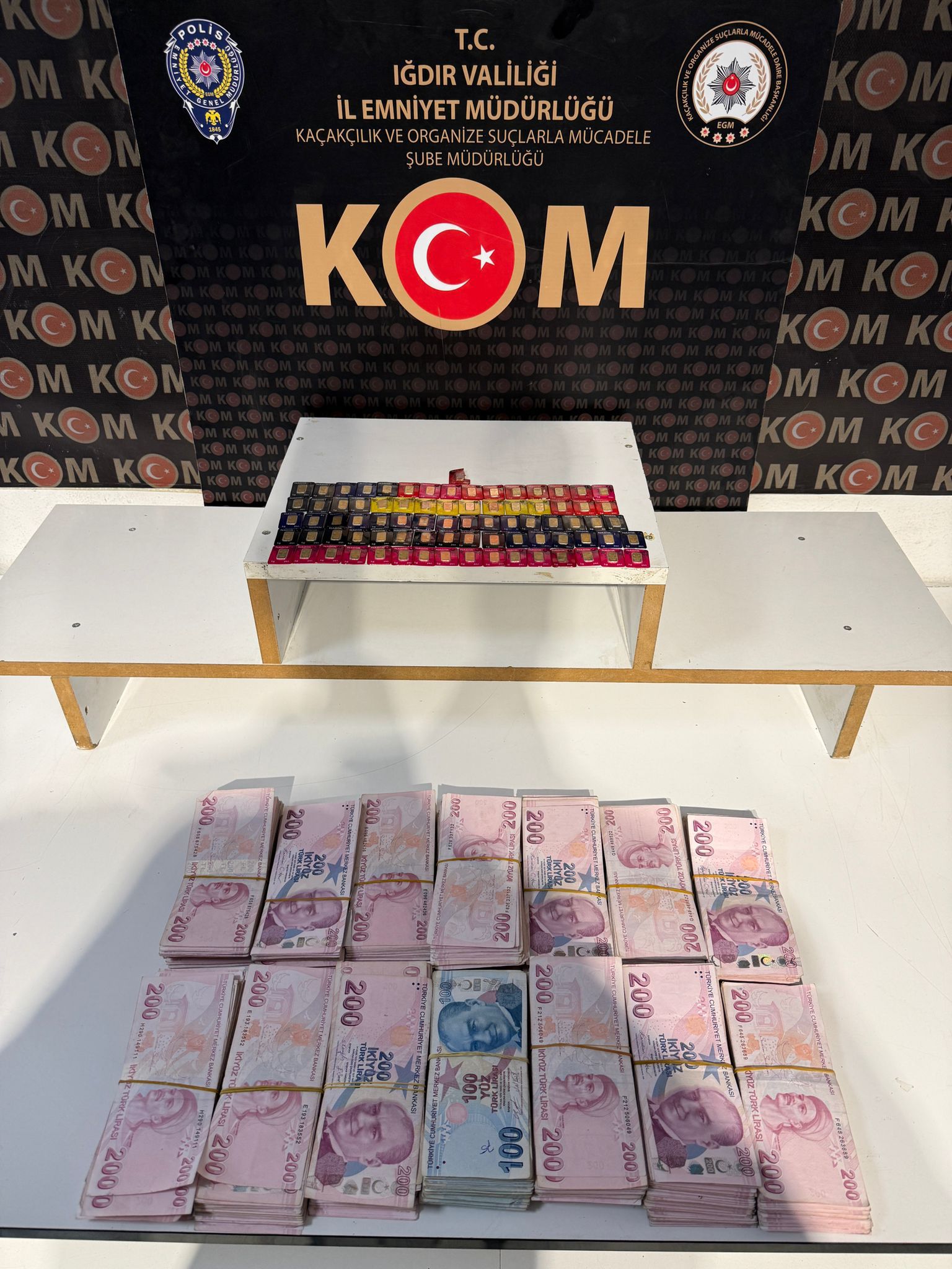 B6851E2E 8660 406D 8318 D1A3Eda64437-1