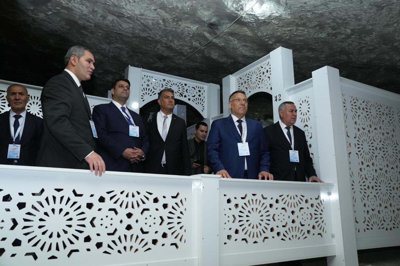 D15Adaae 95Ad 4093 Ad35 67D0B68D6Aad