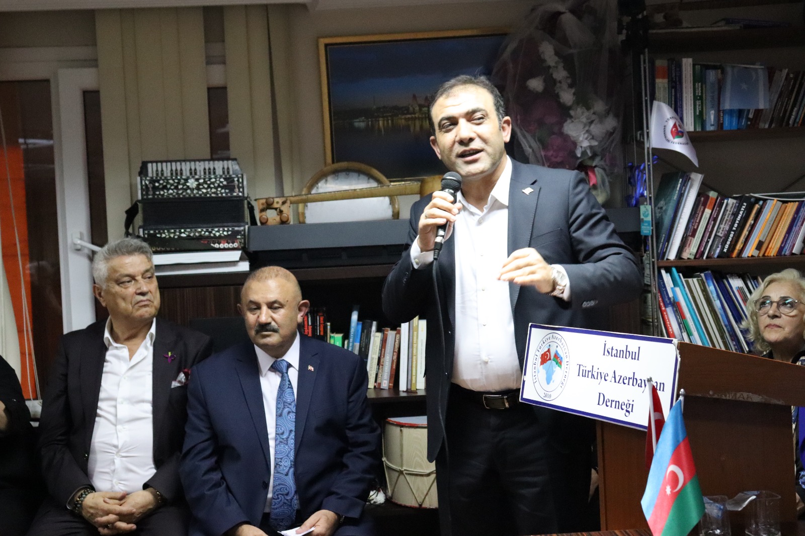 D8E4D0D7 9567 4C00 9C06 C83704830959