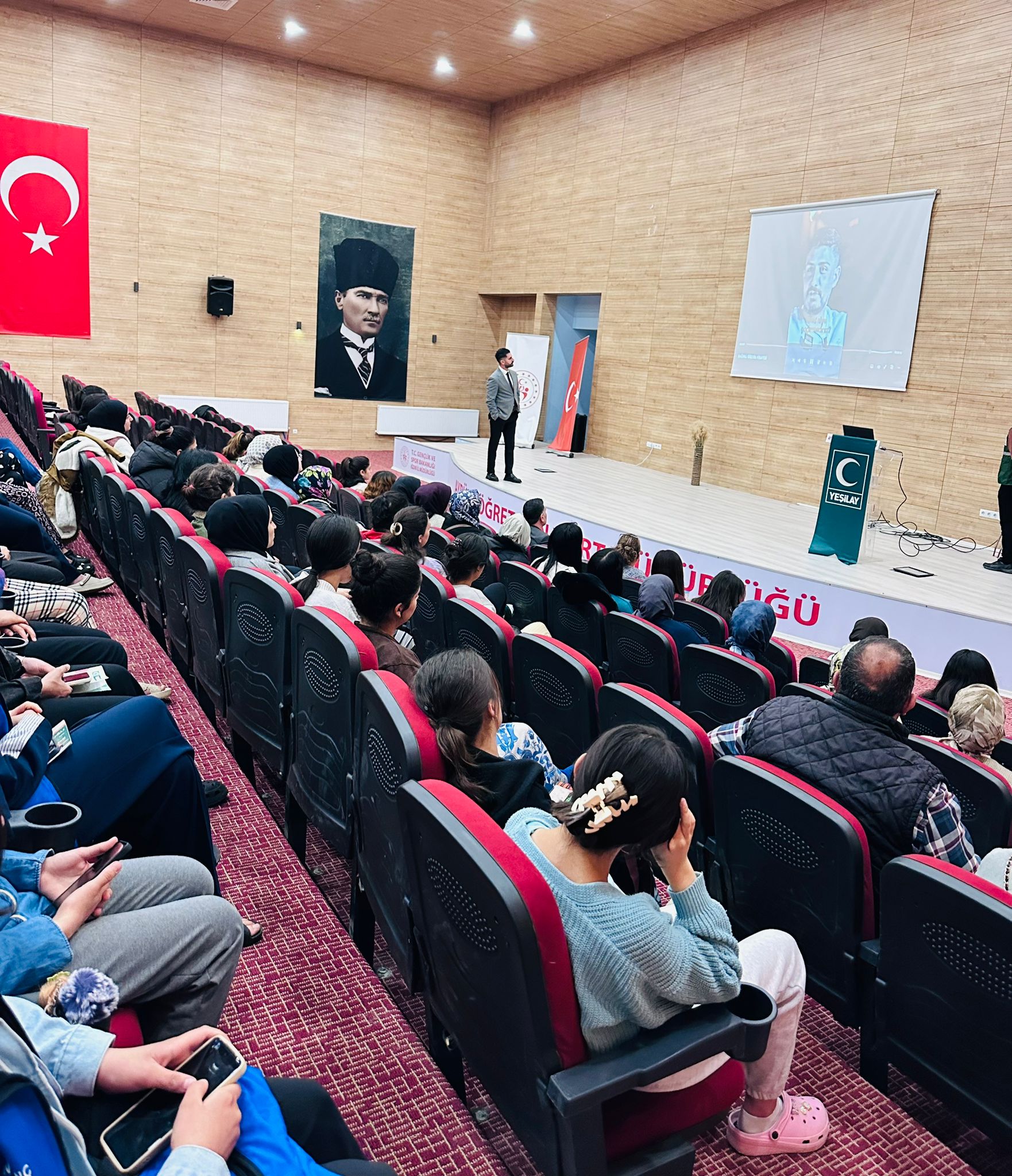 E33E0658 304E 4F11 B8E2 C03Cd2626192