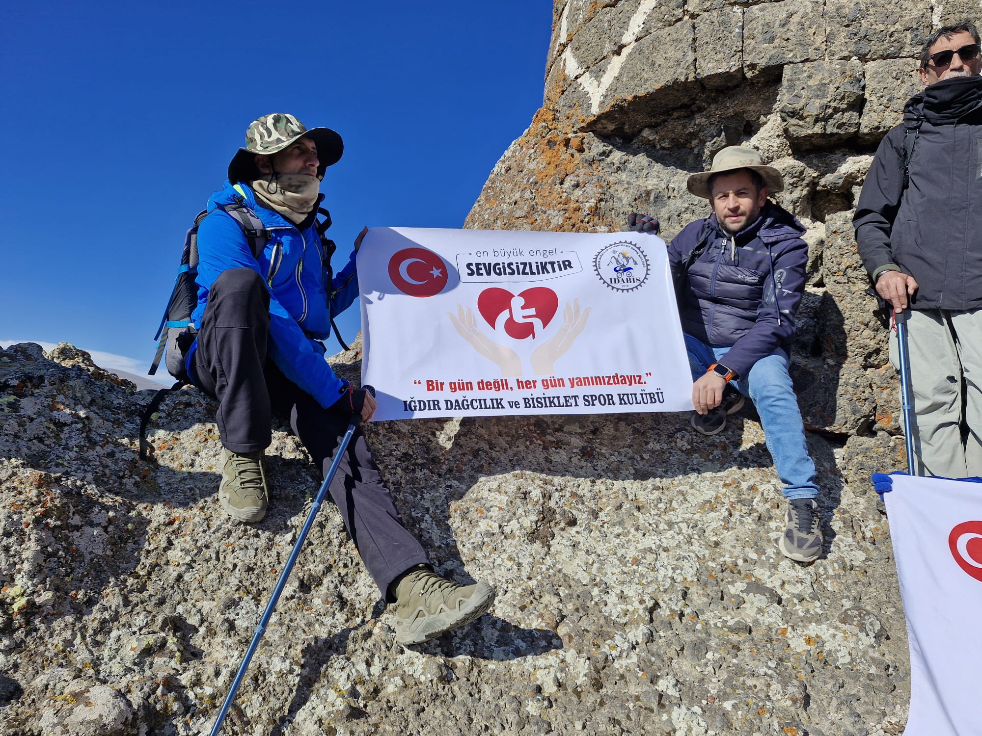 078C20B2 2775 4B60 86Cd 61Cb52996976-1