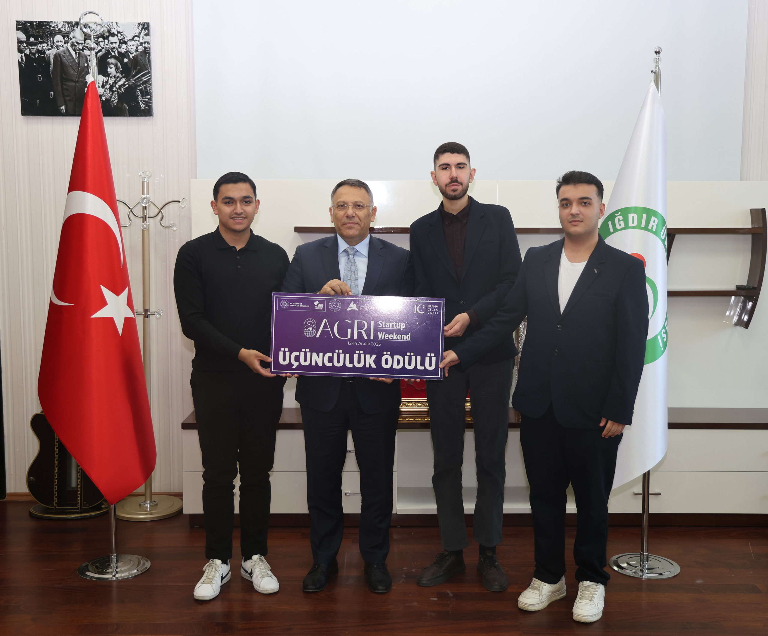 2C350E90 B2A8 4Ae7 8914 463E4C2Faf3C