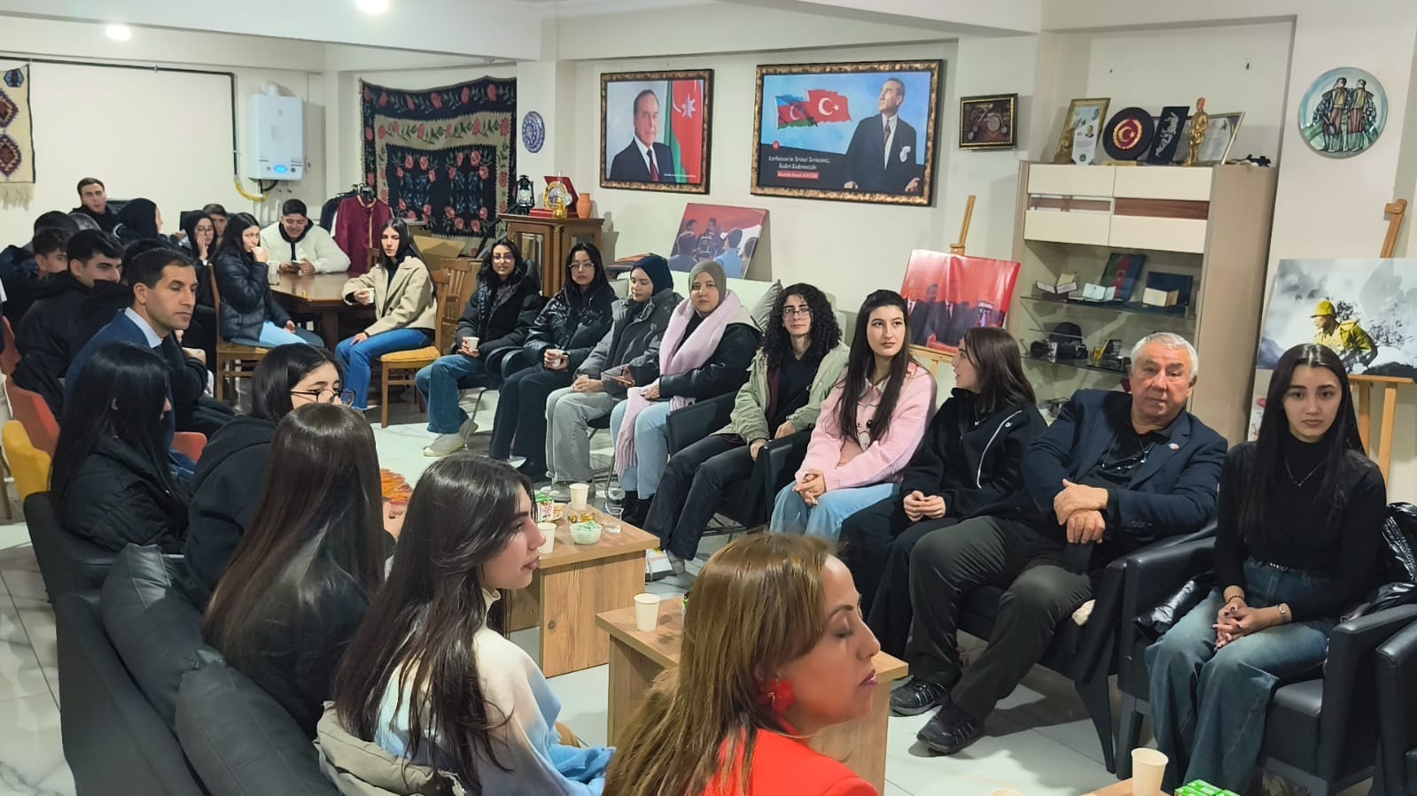 41Cdb988 7F80 4Fa7 8579 Fea5Cf887F9C