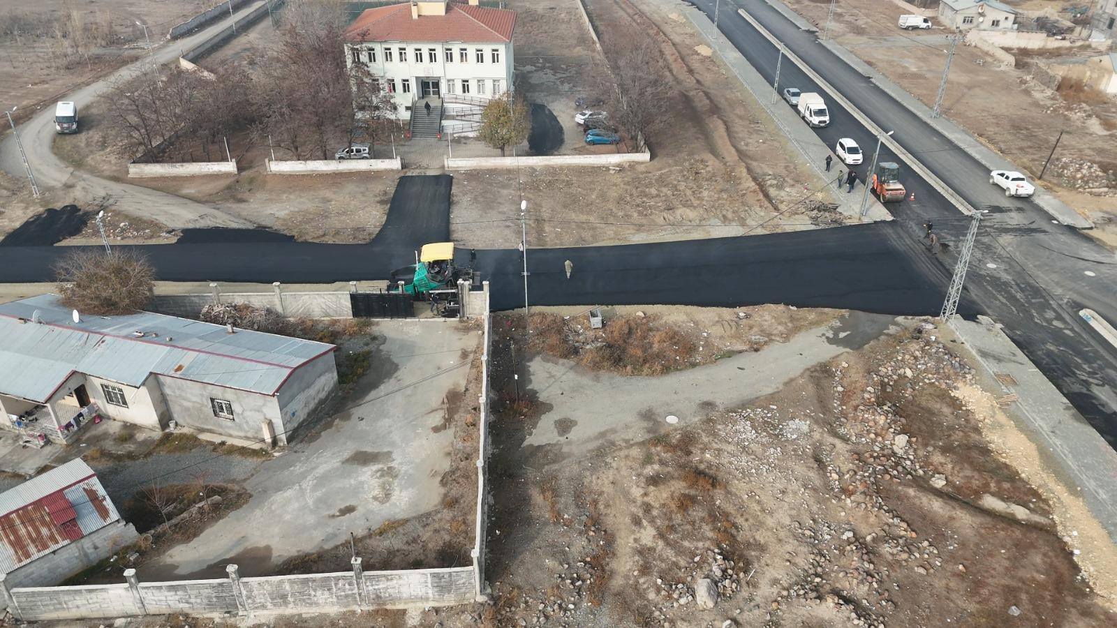 595688048 122211588272307445 6485338419011361176 N