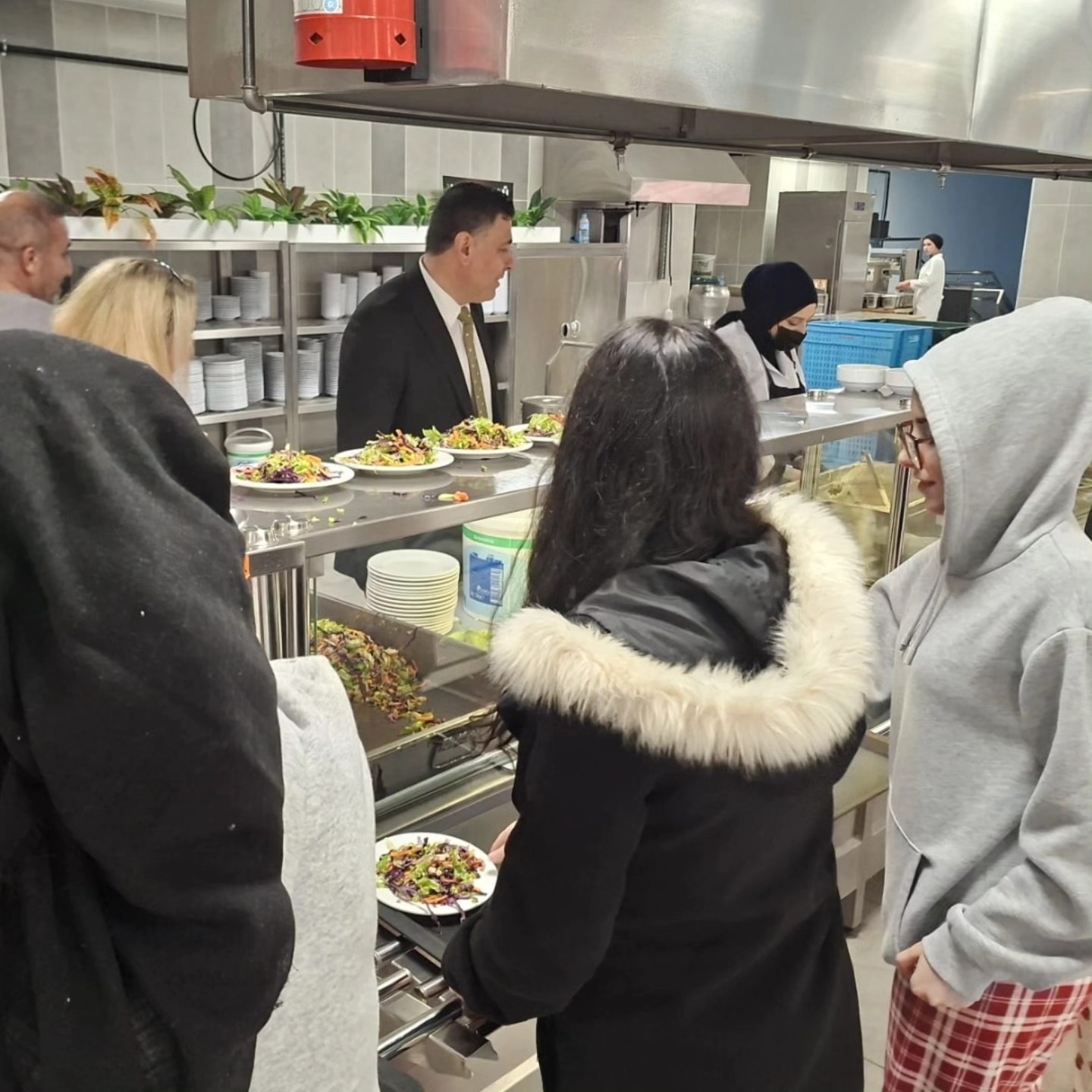 599576300 10165459248194578 4942986188772851064 N