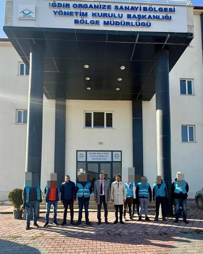 7775C060 79Ed 47A7 9551 A54D246144F8