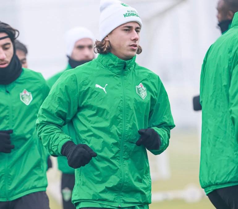 8F612387 0B85 49D0 A67E 983F12Ae1657