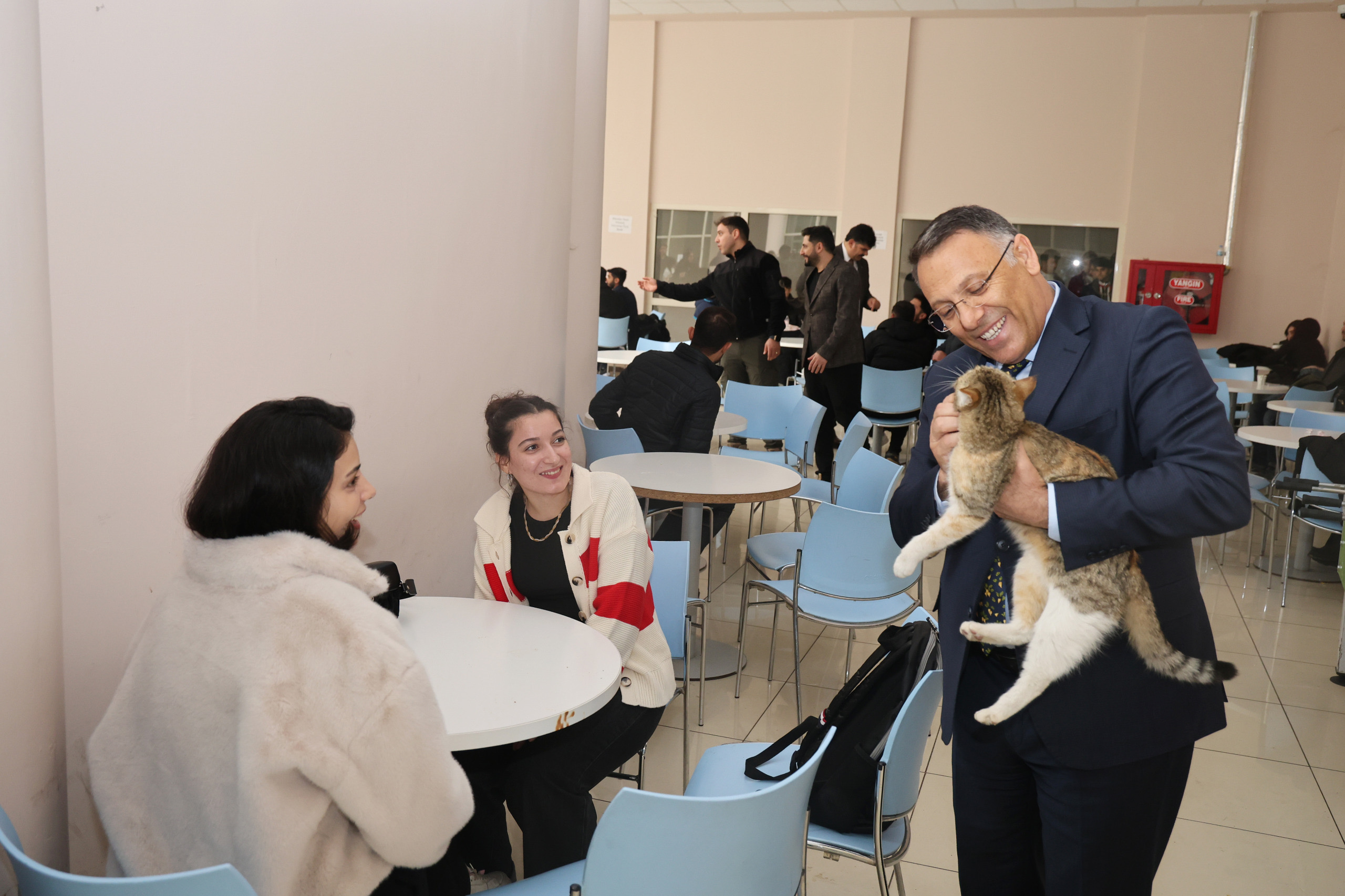 B4765647 1Eb9 4Af9 9403 49D5F3243B3E