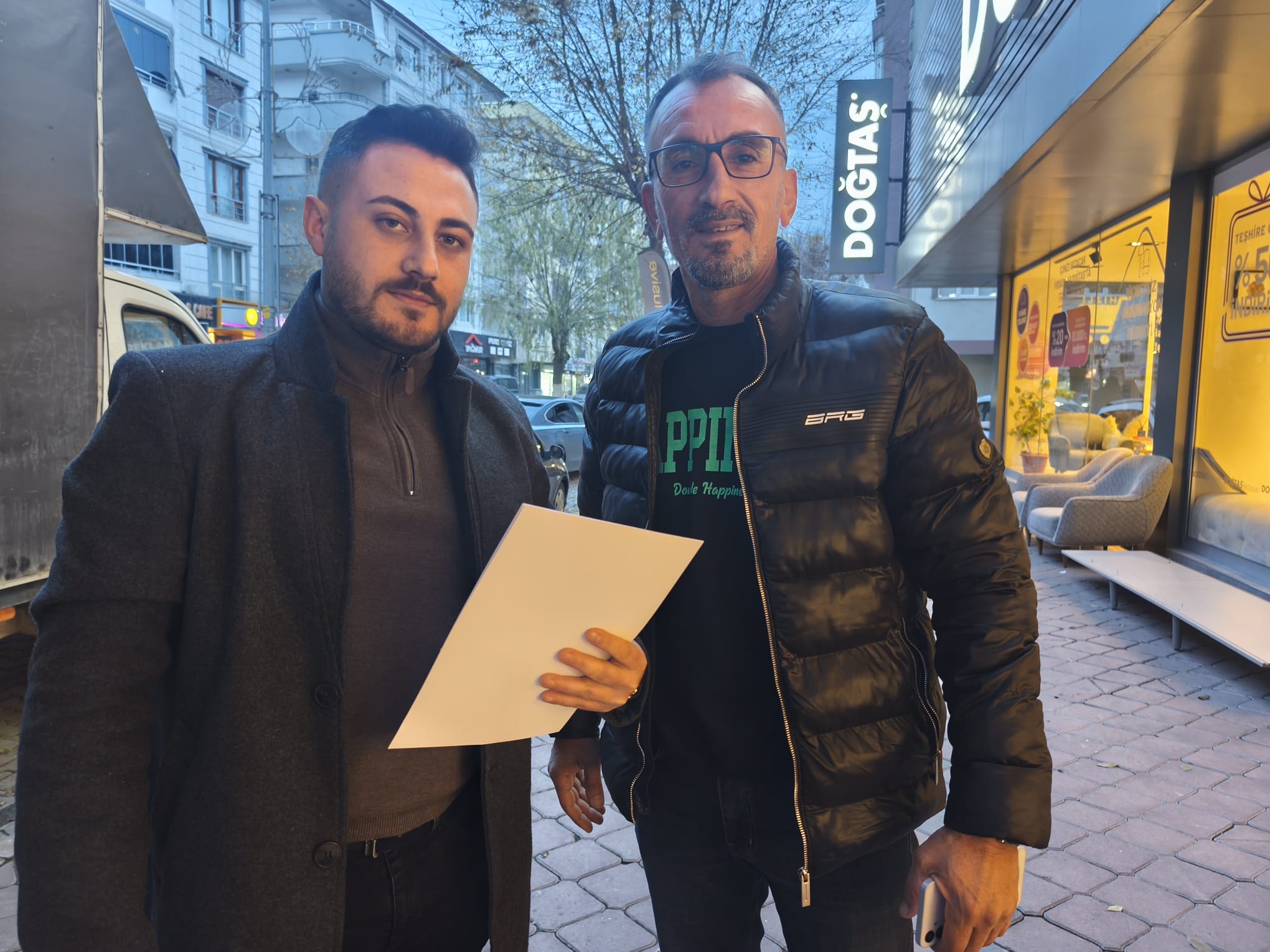 B6C539F7 0356 4Ff5 Acff 4F2C2685A950