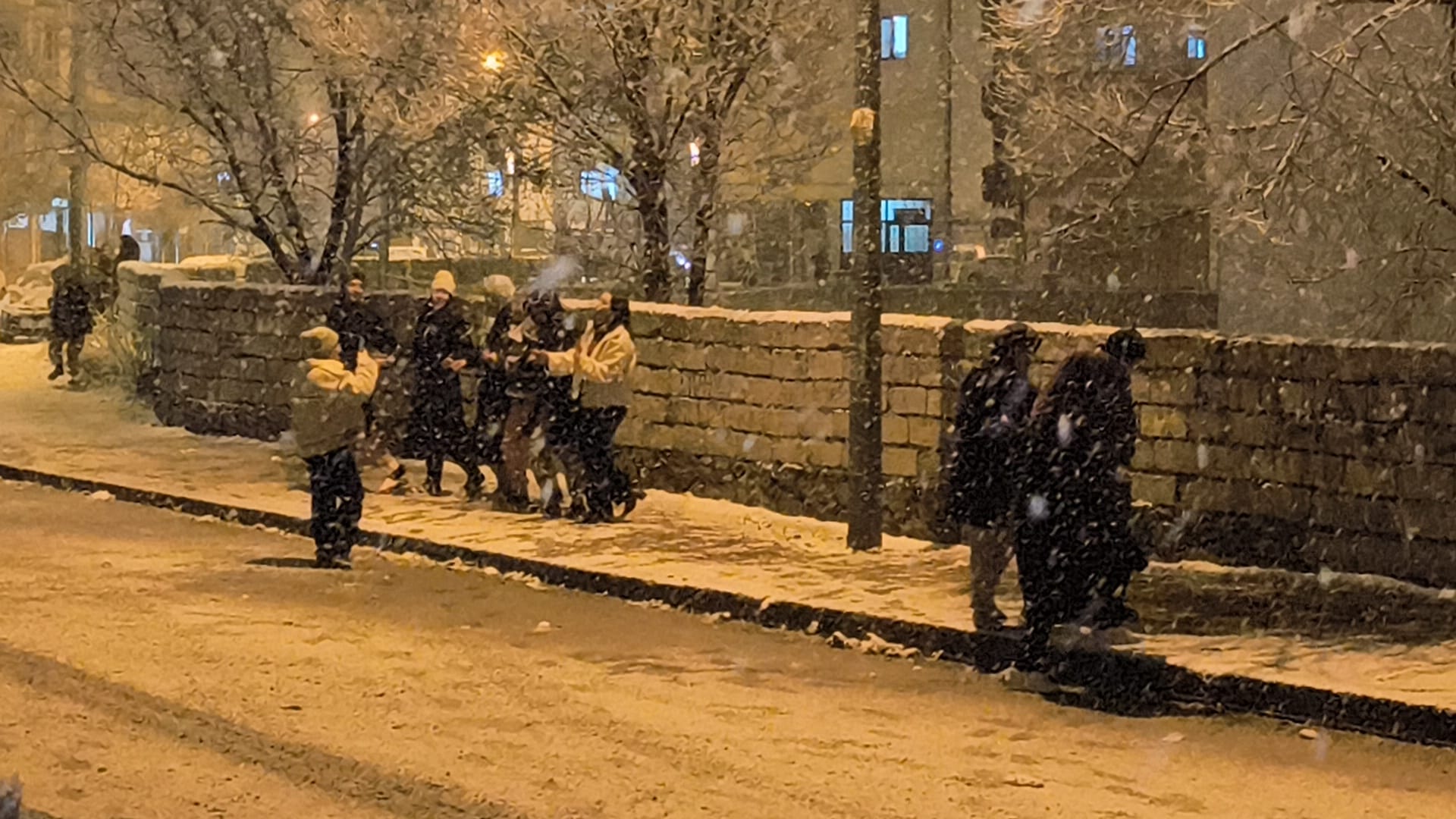 Fb21635F 6B0E 4994 8A22 C4Cb65B393C9