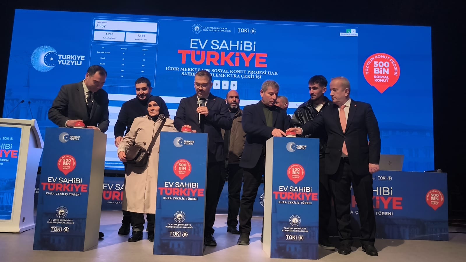 23A1F350 10D6 40F1 A21D A557Fb1E6638