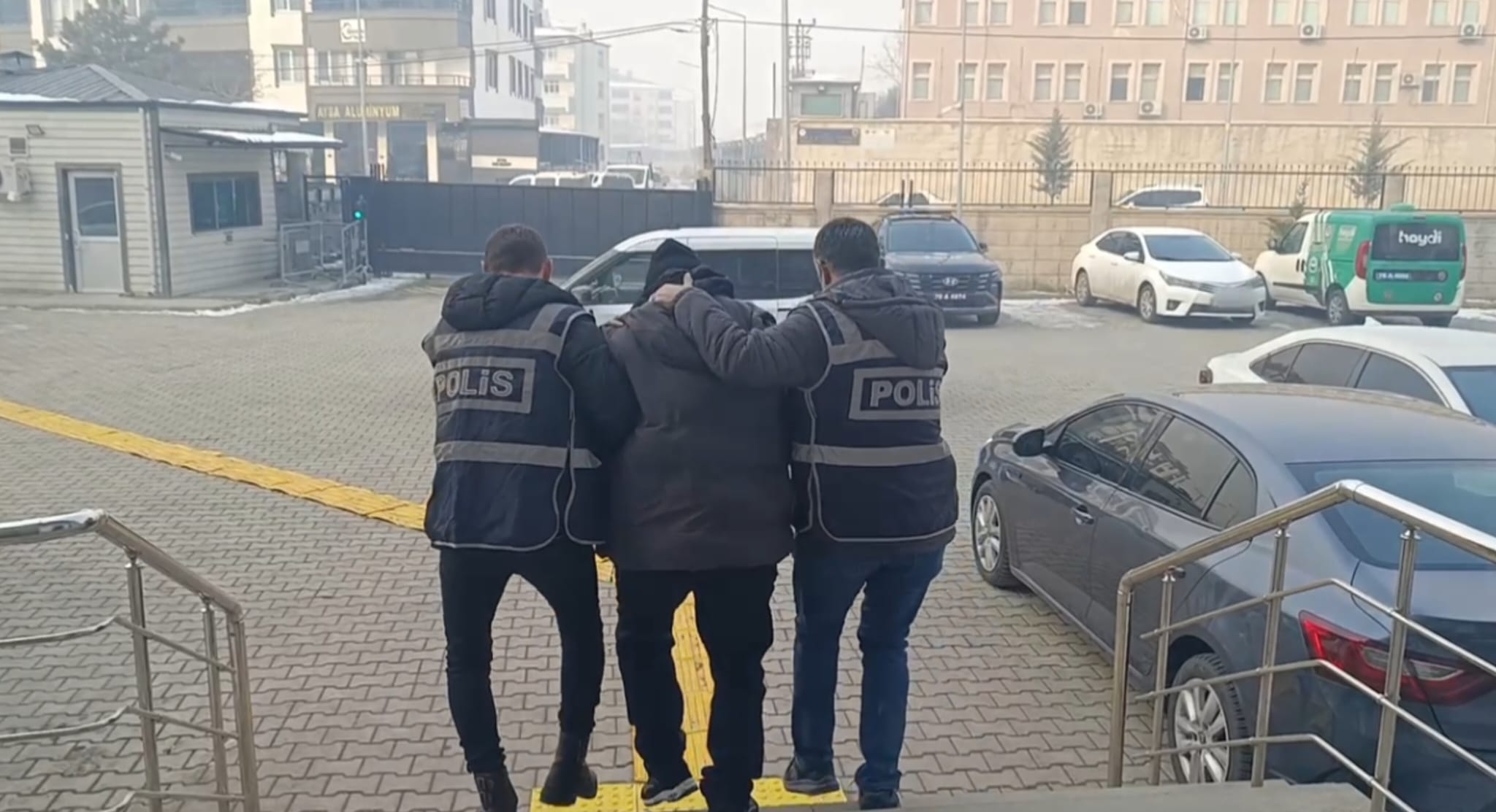 34072A75 E7Ab 4B72 Aeed 2945C5411E50-1