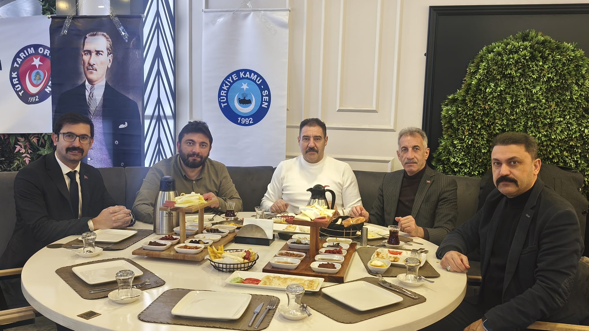 B44B6B83 92E4 4Aaf B812 Bc75086D12E9