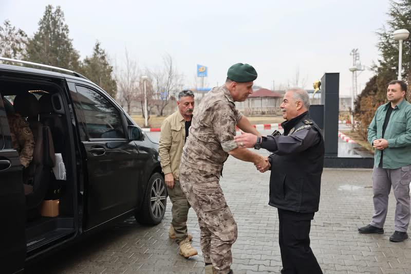 4B569Ccf 17F1 42Ec A256 D62A793010Fa