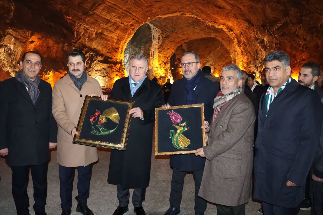 626540871 18074413724612228 3928800885205999886 N