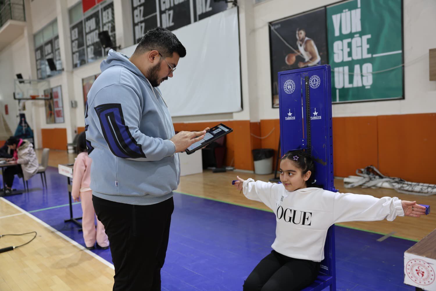 626949355 889428367170115 8921773886193248367 N