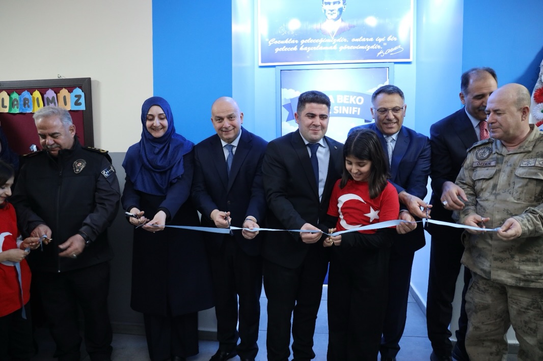 627459488 18335829979300125 7807547252617848101 N