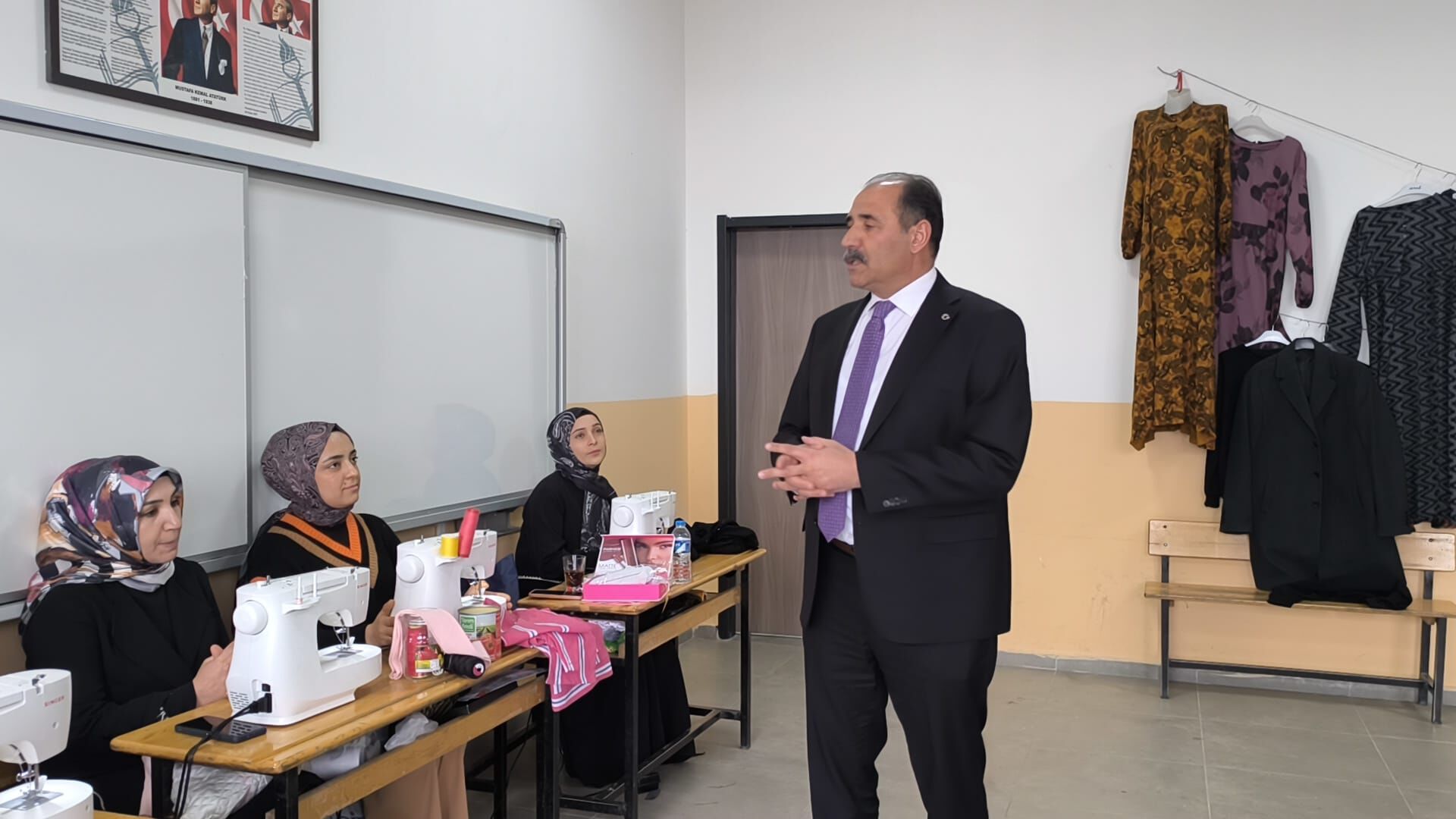 E4F953A1 3E88 43Fd Acd0 6B51D99A5Bcf