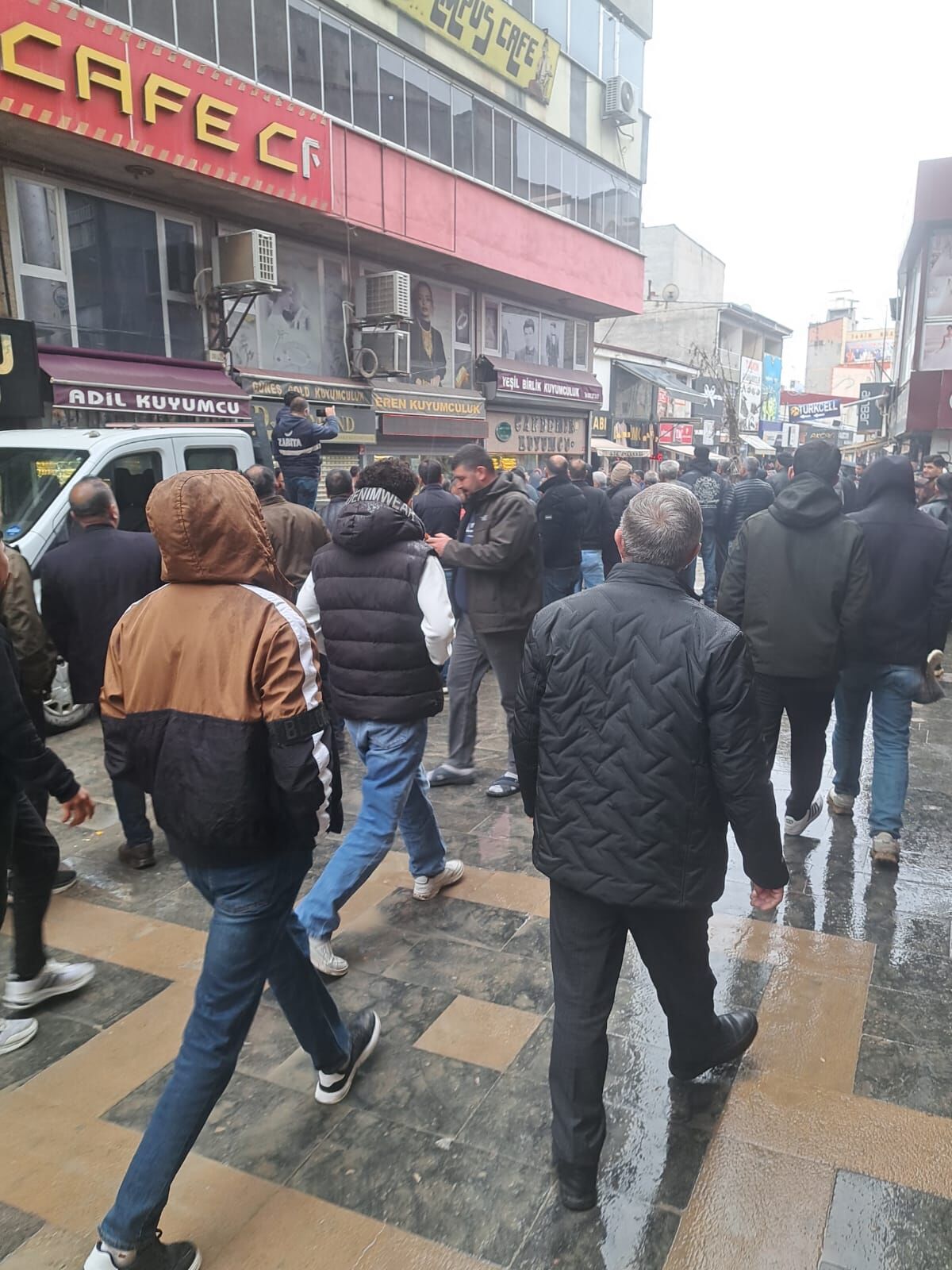 18B82Aa0 5615 4E16 B395 3516F8D11713