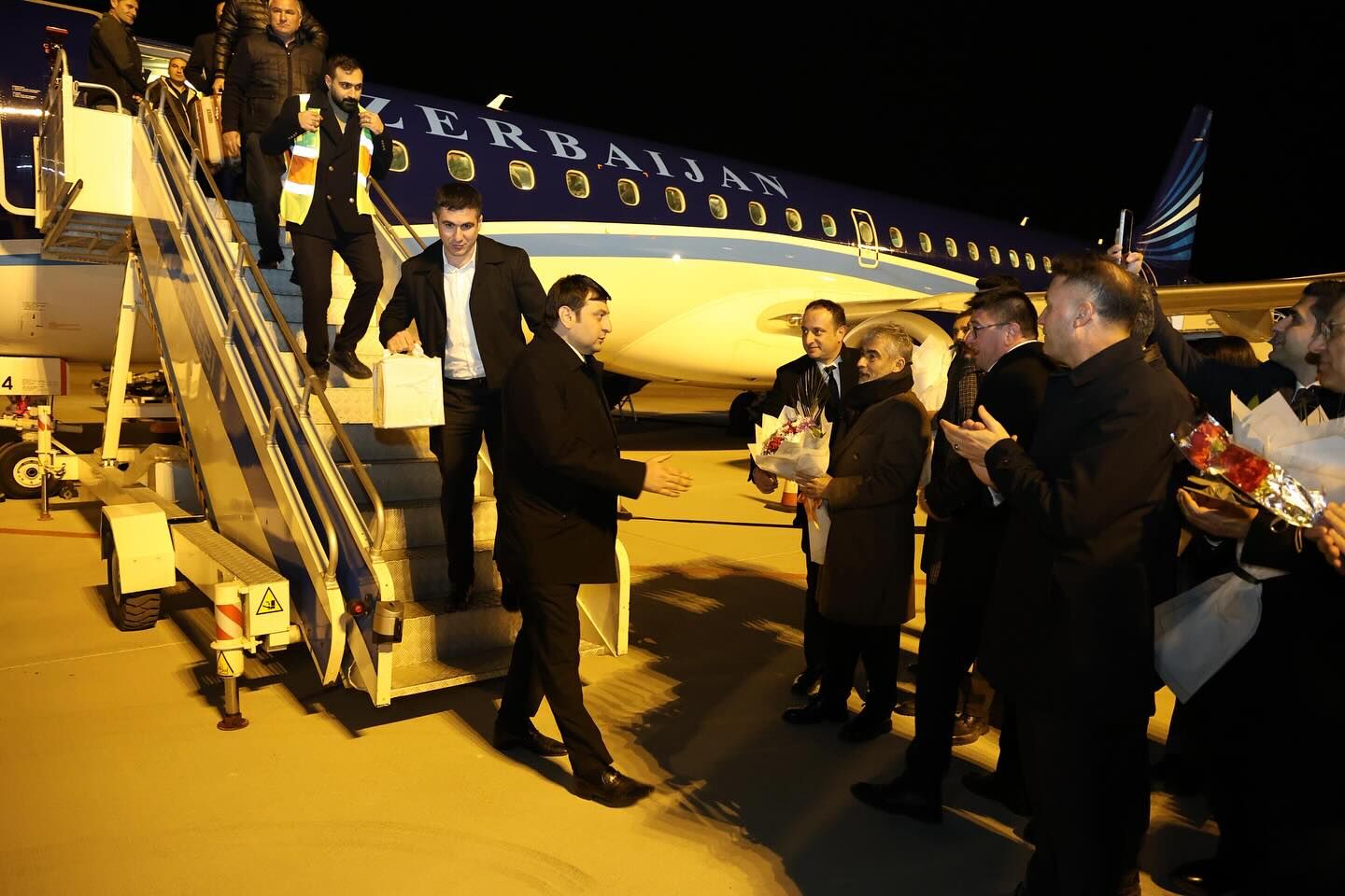 645898371 18078003332612228 843719000521432956 N