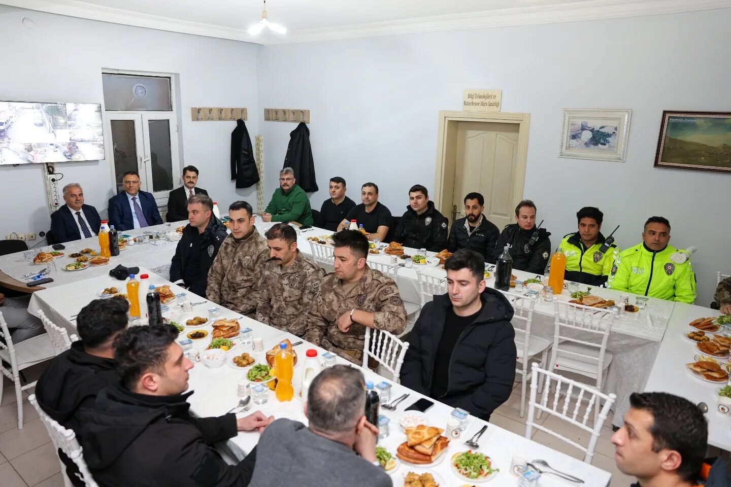 649227391 17962198341052891 8553237374349361229 N