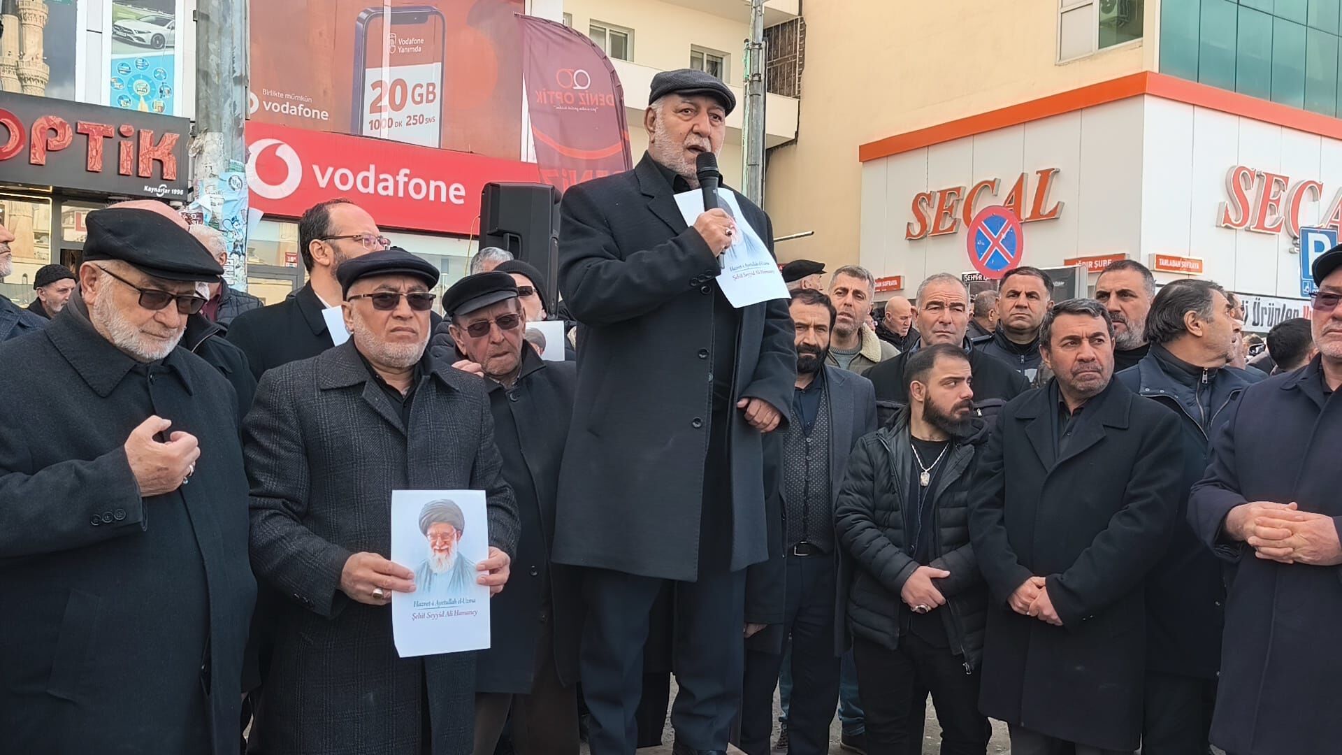 66C1C6C1 60B7 441F A27A F2Ca6783403D