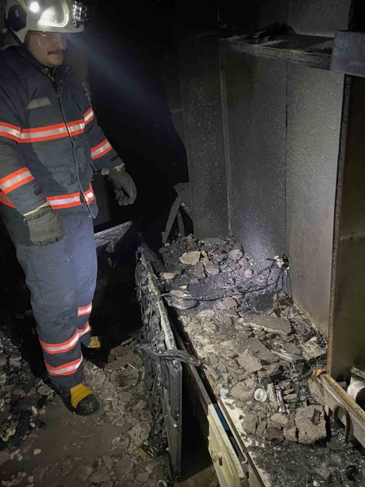 Çankırı'da korkutan ev yangını