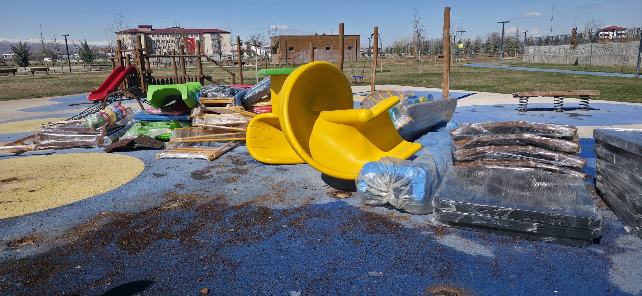 C3829C0F D570 4D25 9965 D70Bed495651