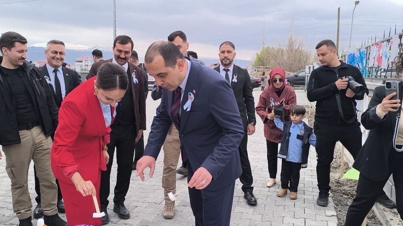 041C568A 30C6 4812 9023 3F6464D1Df65