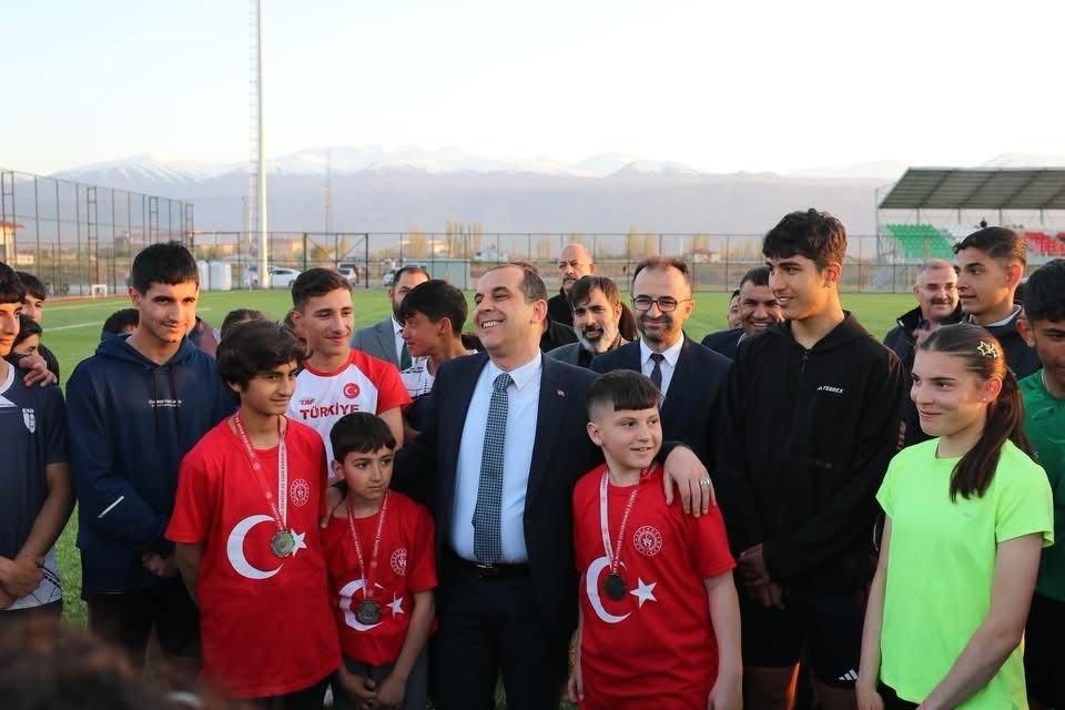 38070918 9A31 44D0 83F6 Dc6C57B63209