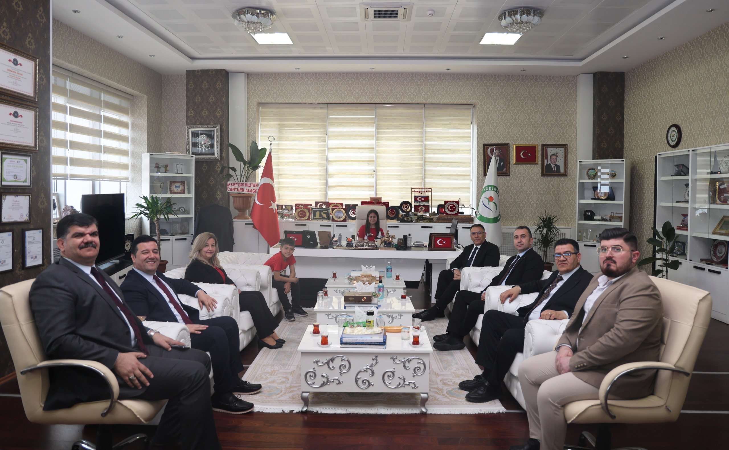 3F687420 8D03 4F9B A514 1Cc818354A33-1