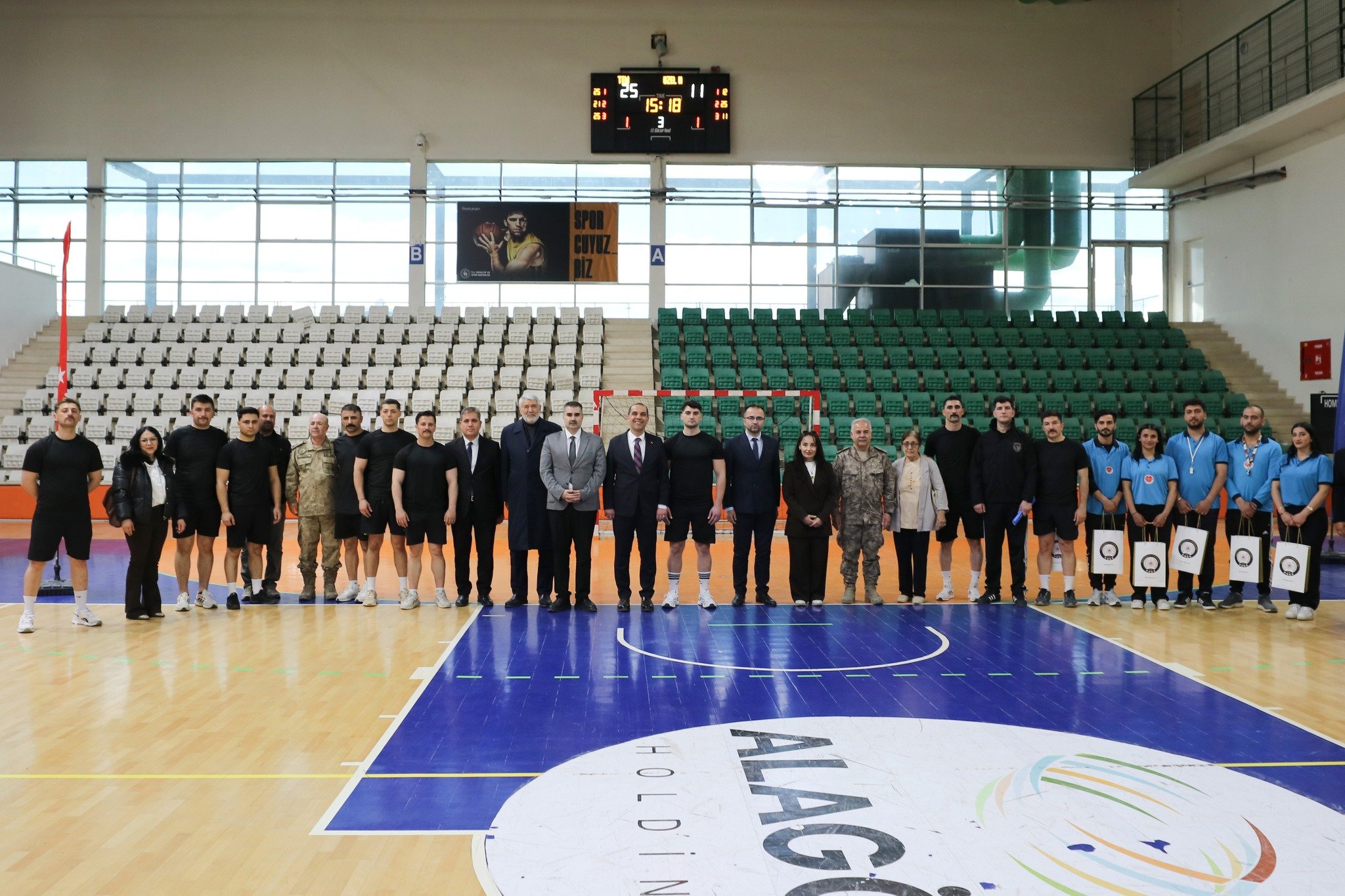 668810367 1438756221613785 382508462507785900 N