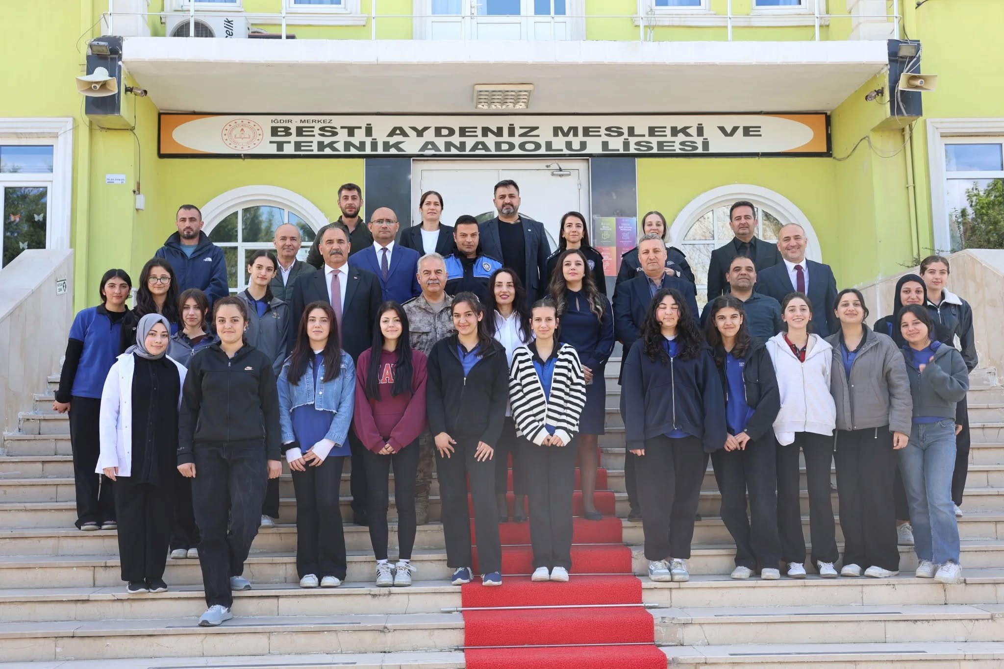 671818302 17968583943052891 1842803686934458027 N