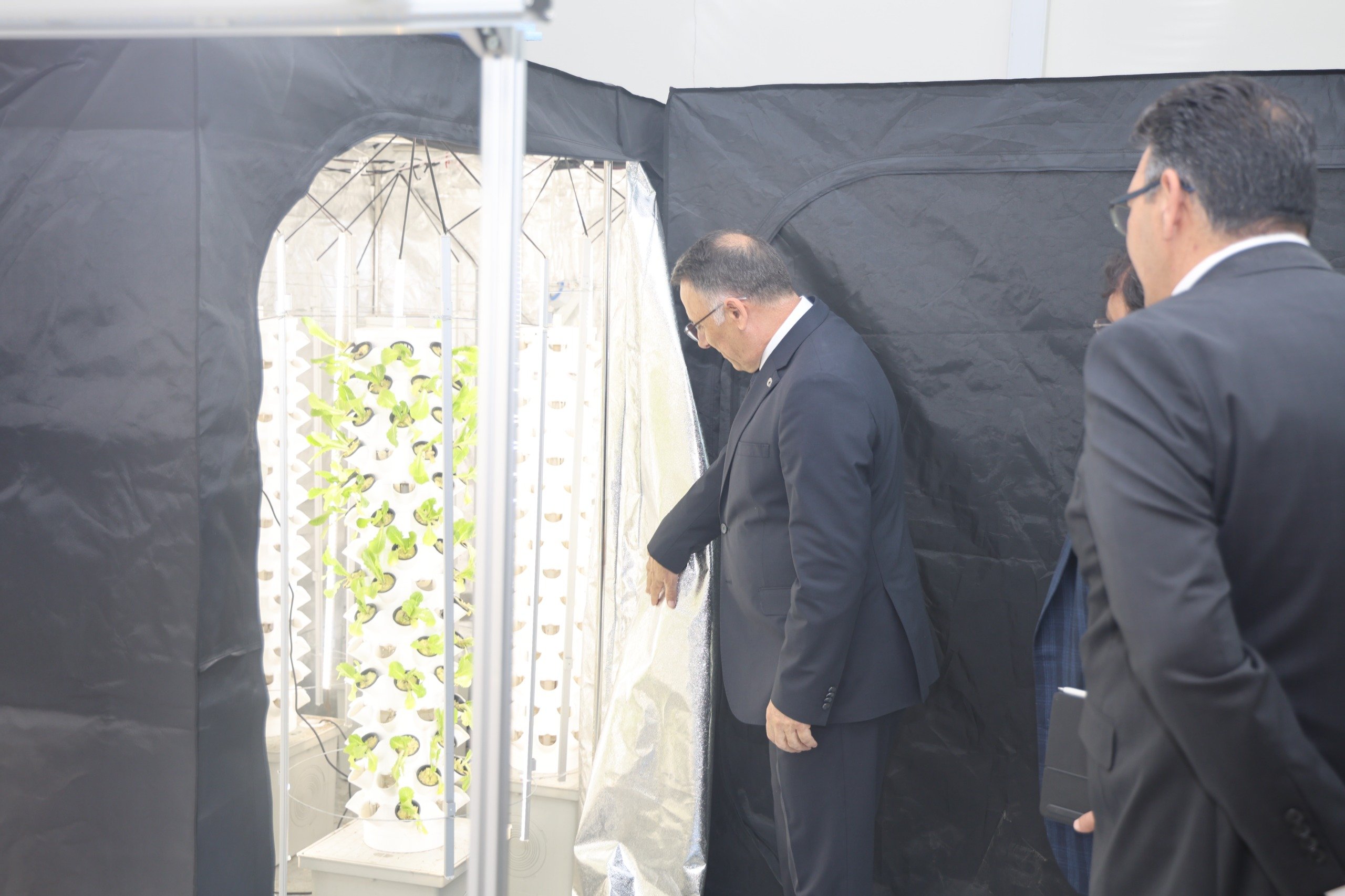 879E4F2D 7420 41B8 A9B8 4Ce6Bf27C998