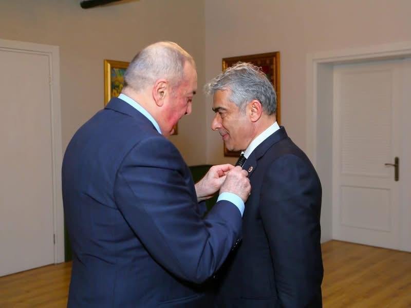 D9324B94 F44D 487E 9Fc9 4C97Fa75B417