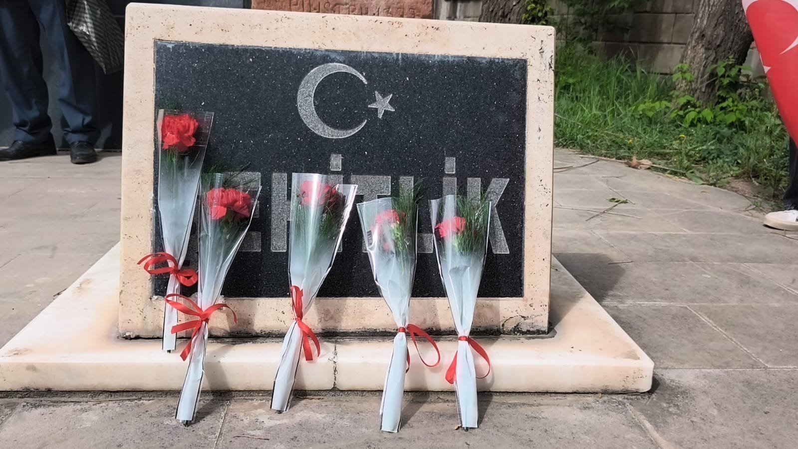 Ea08523C D762 40Ac A695 7Ada87253D0E