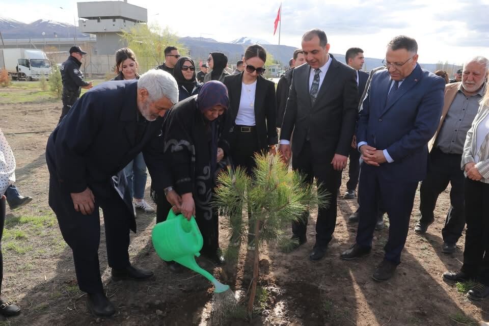 Polis Haftası’nda Hatıra Ormanına Fidan Dikildi