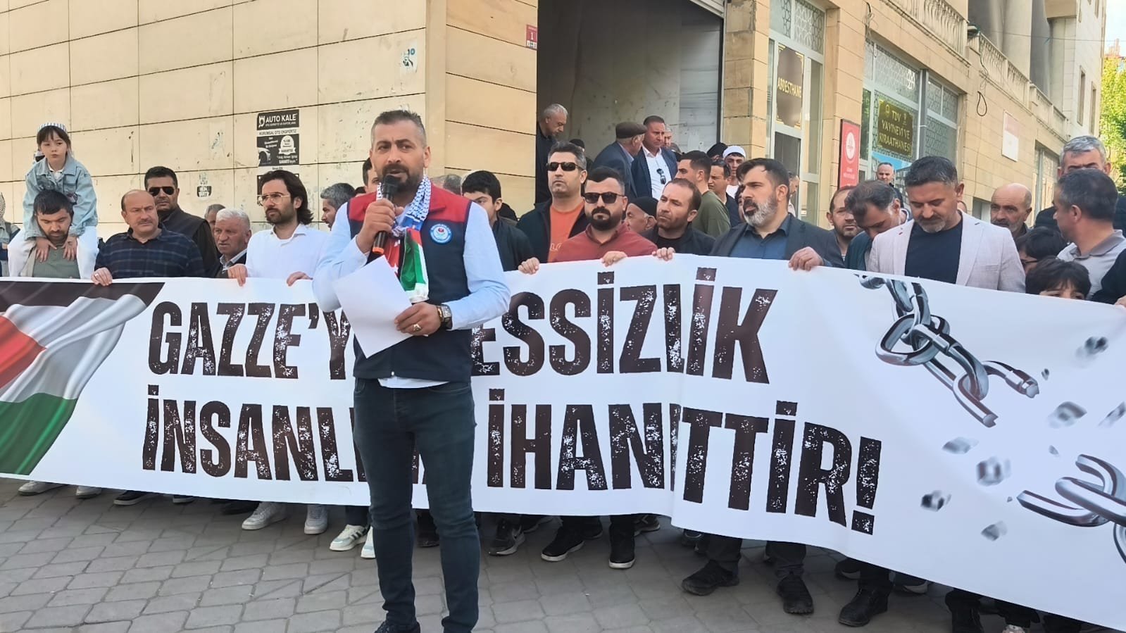 SUMUD FİLOSU’NA SALDIRIYA TEPKİ: “İNSANLIĞA YAPILMIŞ BİR SALDIRIDIR”