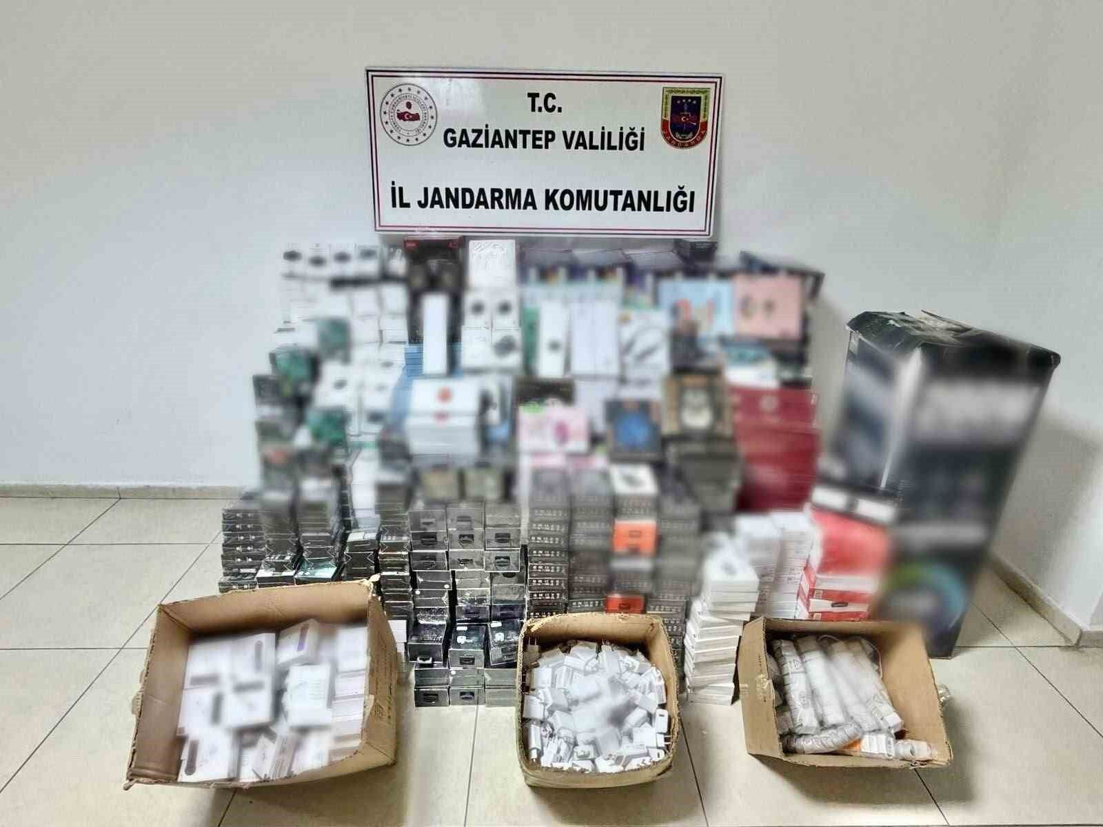 4 milyon TL değerinde kaçak elektronik eşya ele geçirildi: 2 gözaltı