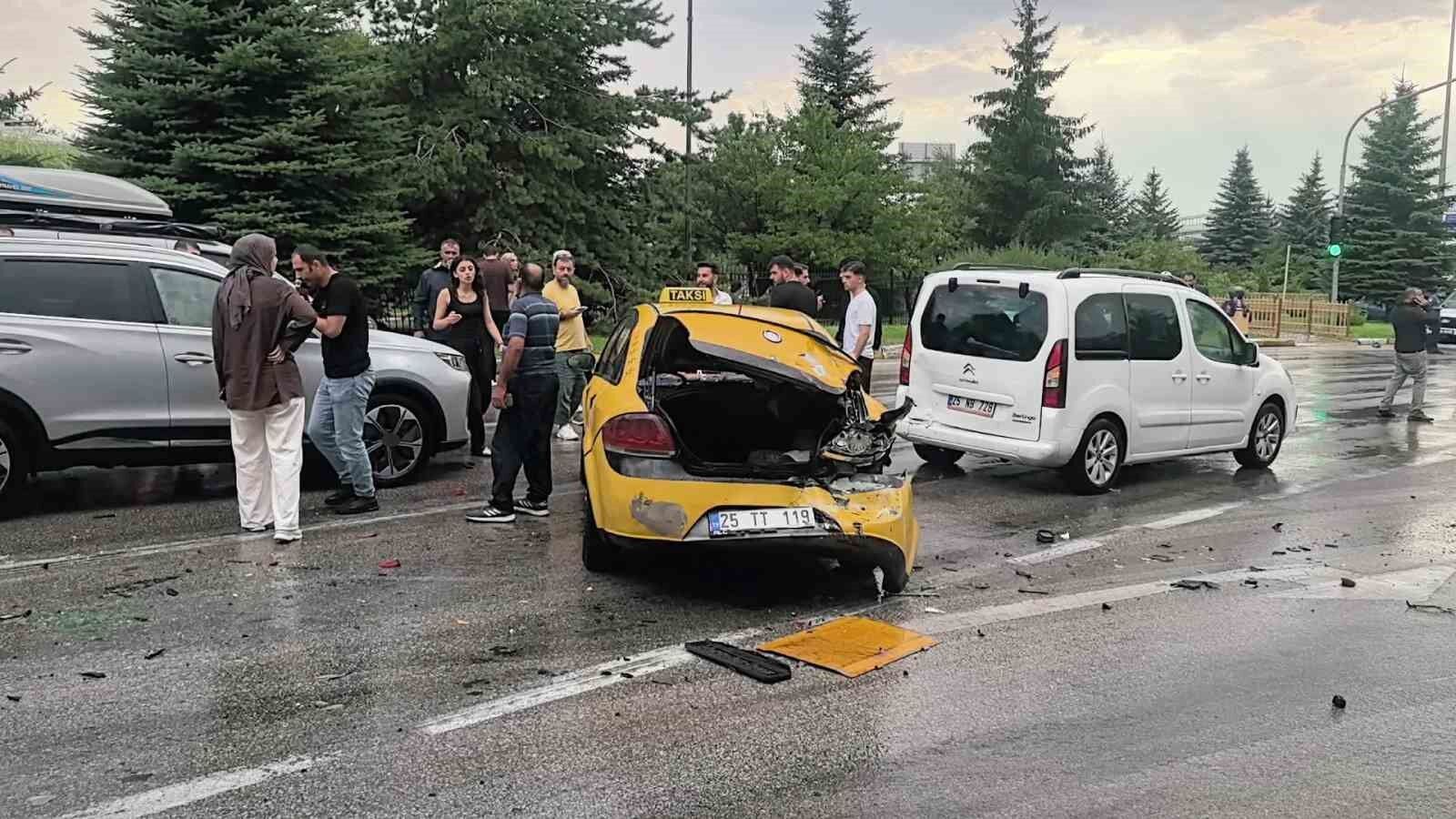 Erzurum'da bir ayda 533 trafik kazası