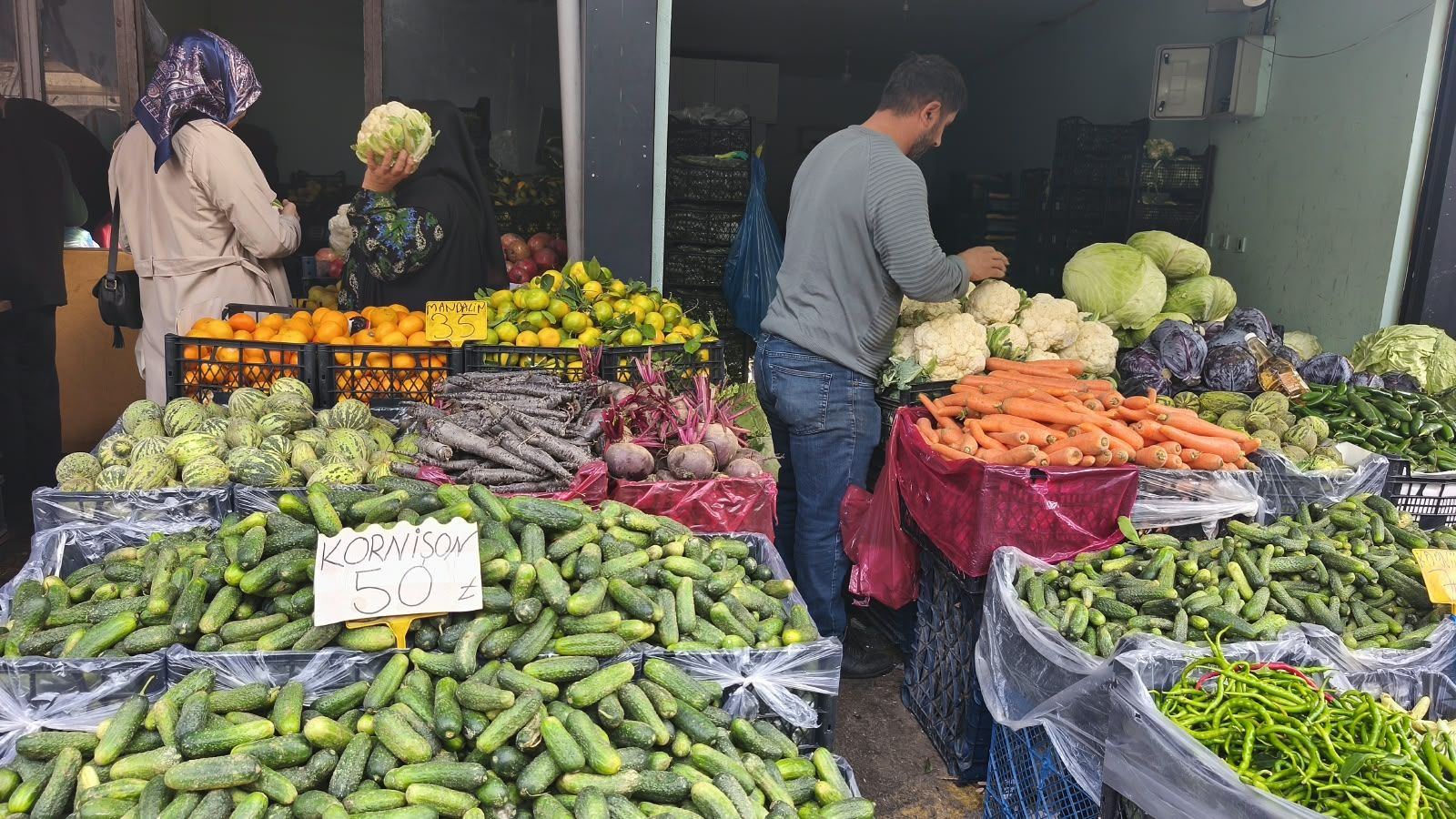 IĞDIR PAZARINDA TURŞU TELAŞI: SEZONUN BİTMESİNE SON 15 GÜN