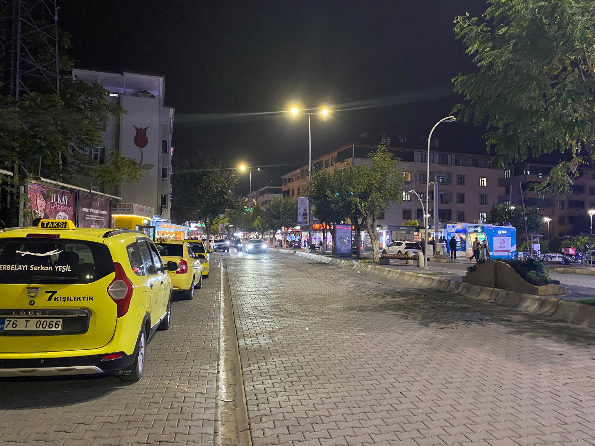 Vali Yolu Trafiğe Açıldı