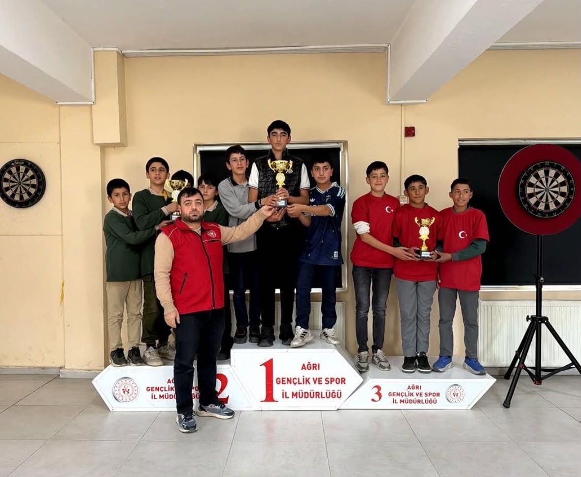 Hamur'da okul sporları dart müsabakaları tamamlandı