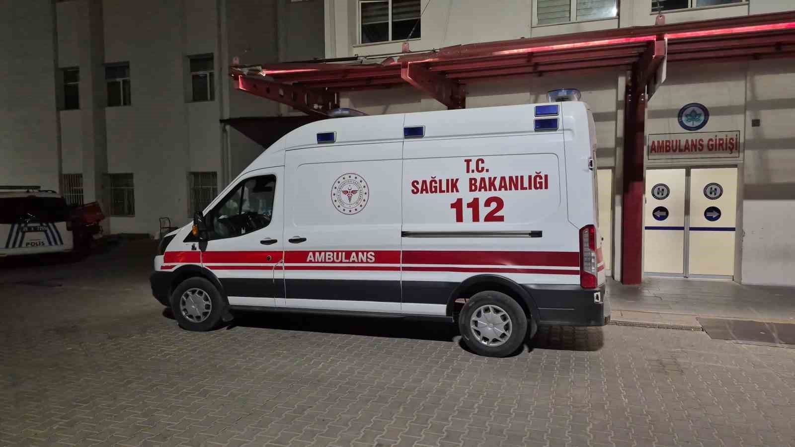 Otomobille çarpışan motosikletin yolcusu ağır yaralandı